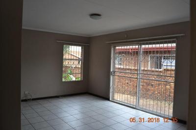 Townhouse For Sale in Petersfield, Springs