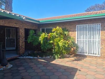 Townhouse For Sale in Petersfield, Springs